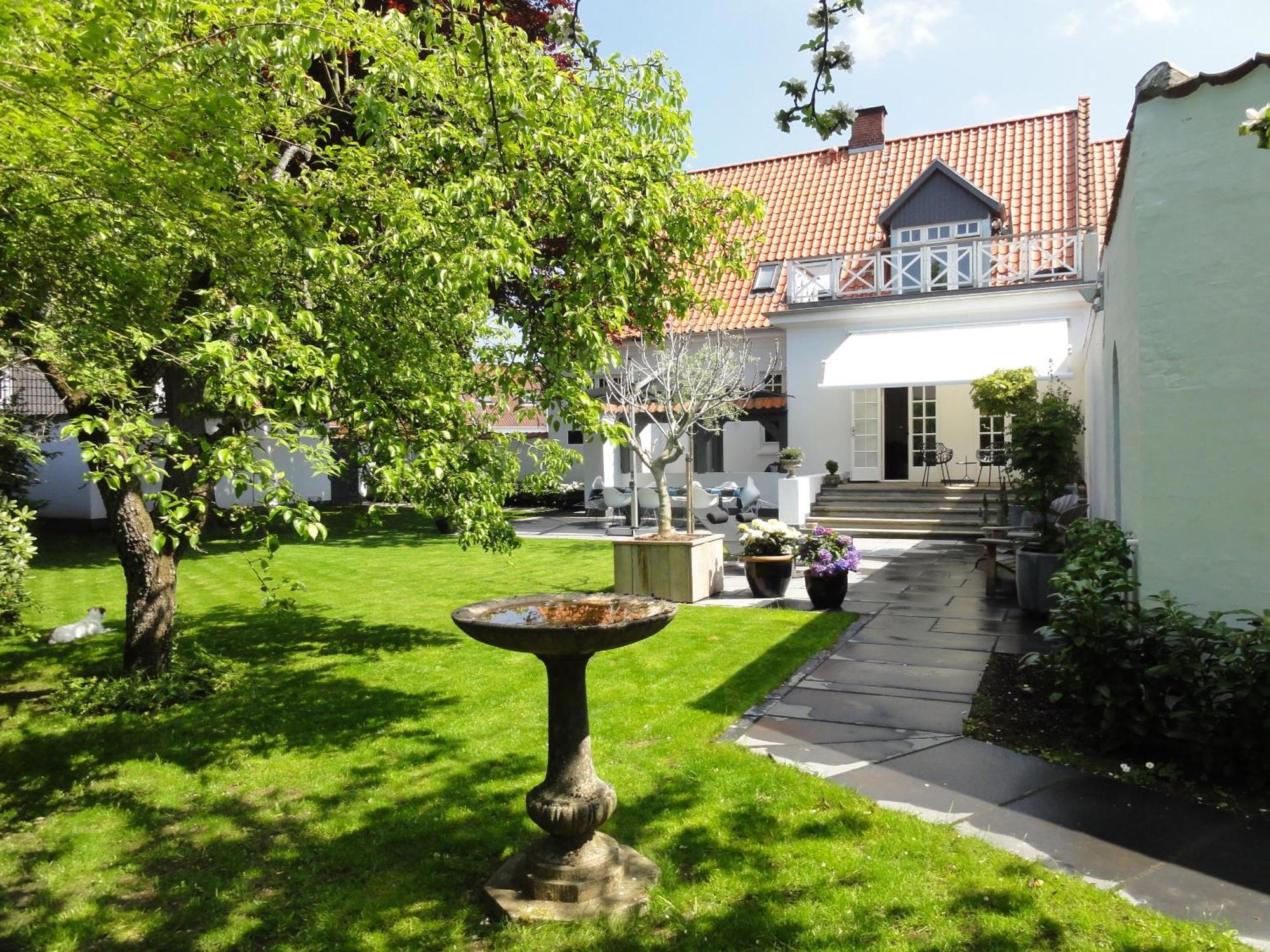 B&B The Old Chestnut Tree Силкеборг Екстериор снимка